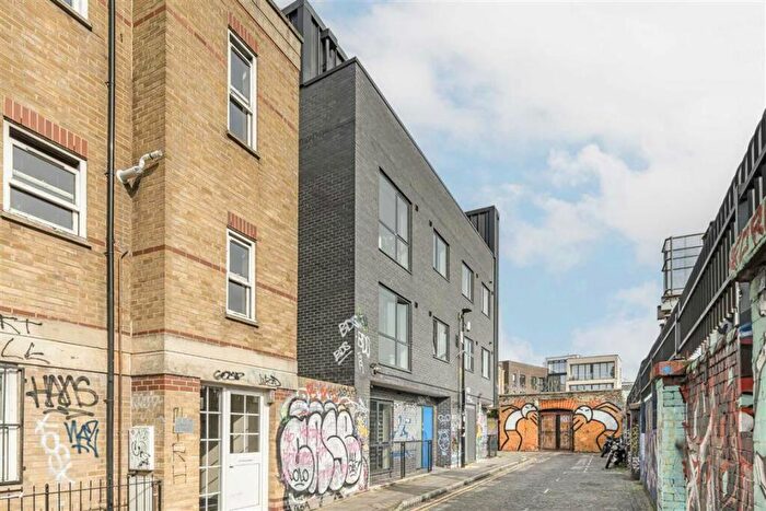 3 Bedroom Maisonette To Rent In Grimsby Street, Shoreditch, E2