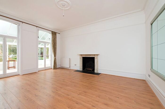 3 Bedroom Flat To Rent In Coolhurst Road, Crouch End, N8
