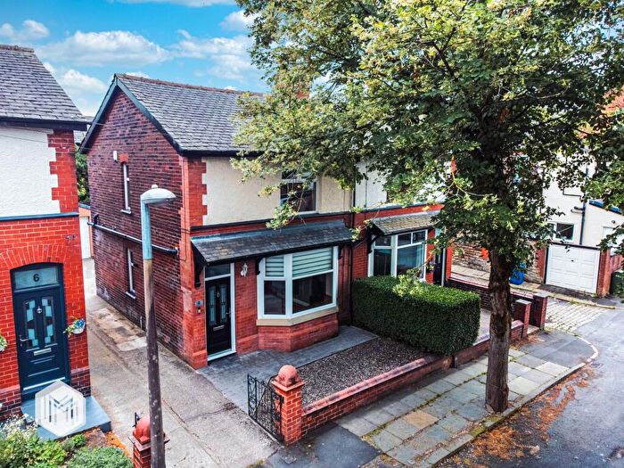 2 Bedroom Semi Detached House For Sale In Hampton Grove, Bury, BL9