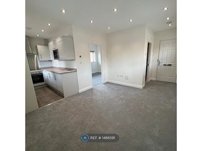 1 Bedroom Flat To Rent In Marford Road, Wheathampstead, St. Albans, AL4