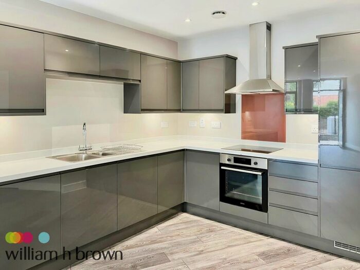 2 Bedroom Apartment To Rent In Victoria Avenue, Southend-On-Sea, SS2