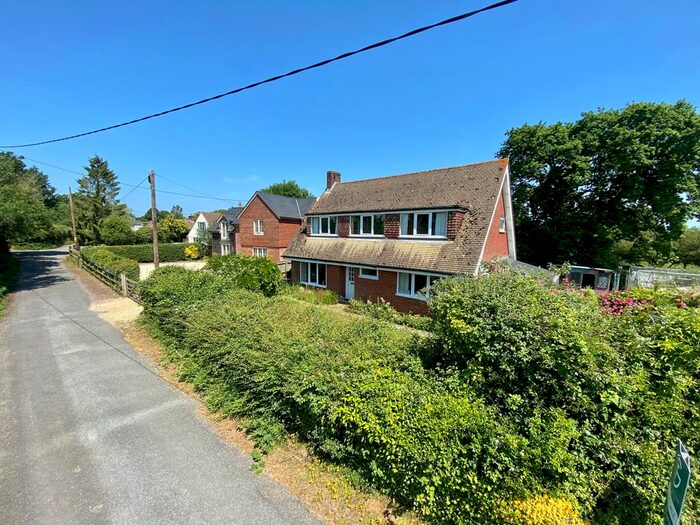 3 Bedroom Detached House For Sale In Holly Lane, Pilley, Lymington, SO41