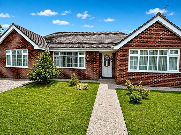 4 Bedroom Detached Bungalow For Sale In Kennel Loke, Gorleston, NR31