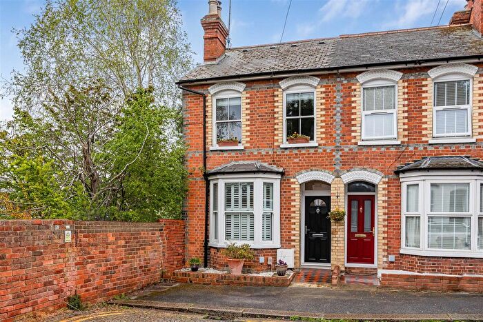 3 Bedroom Terraced House For Sale In Belle Vue Road, Reading, RG1