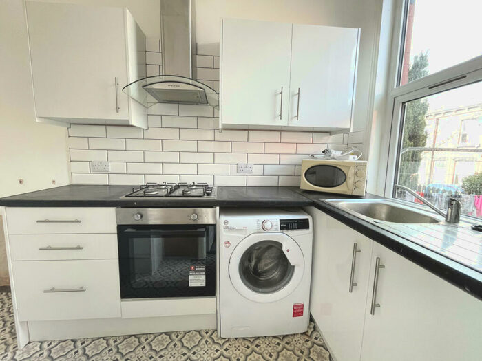 2 Bedroom Terraced House To Rent In Lascelles Road West, Leeds, West Yorkshire, LS8