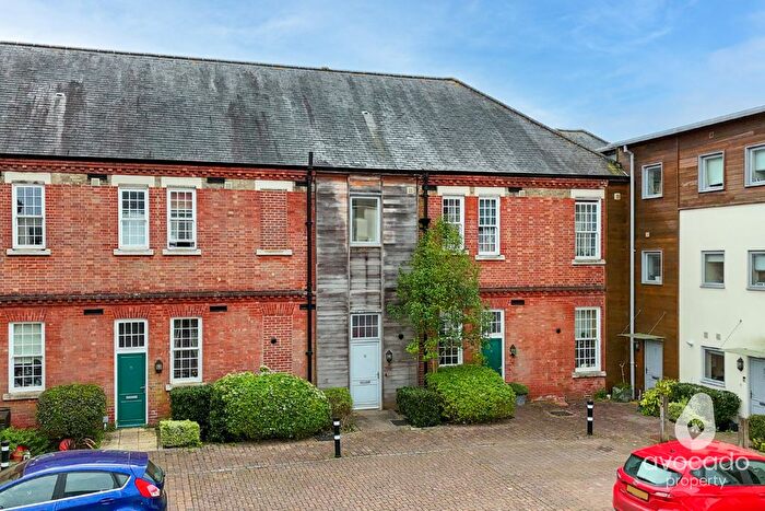 3 Bedroom Terraced House For Sale In Watertower Way, Basingstoke, RG24