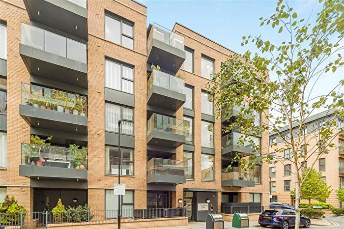 1 Bedroom Flat For Sale In Fairbourne Road, Clapham, SW4