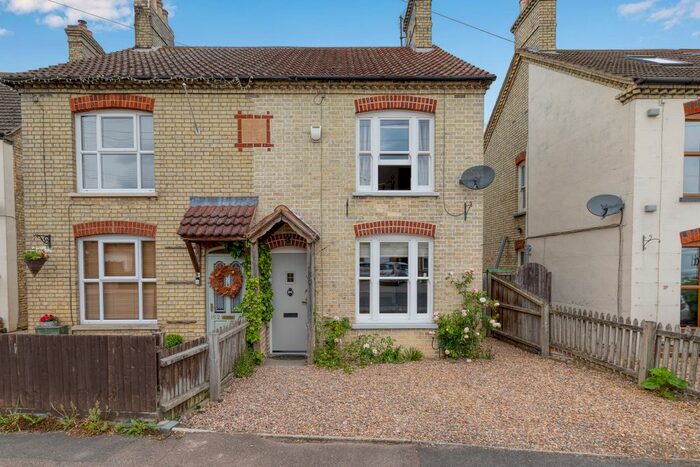 2 Bedroom Semi-Detached House To Rent In Hitchin Road, Stotfold, Hitchin, SG5