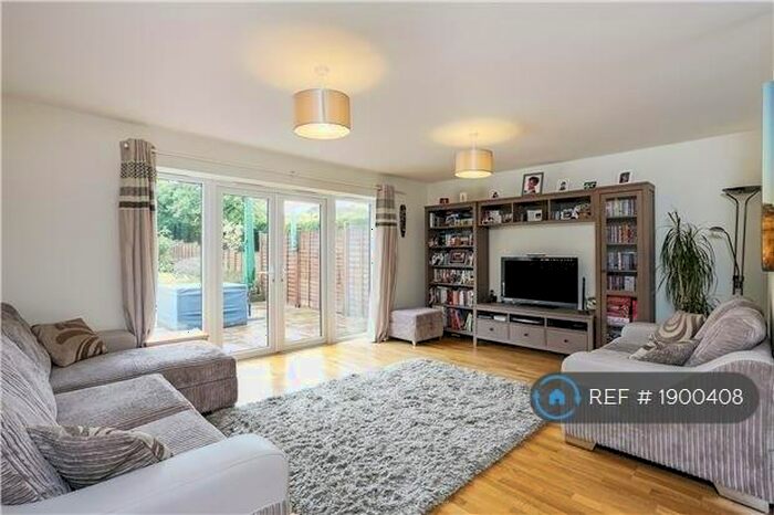 4 Bedroom Semi-Detached House To Rent In Pollard Road, Morden, SM4