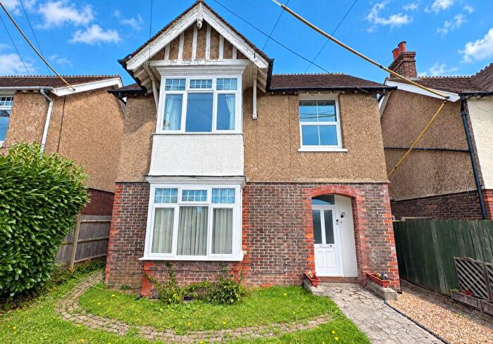 2 Bedroom Detached House For Sale In Ground Floor Flat, Station Road, Billingshurst, West Sussex, RH14