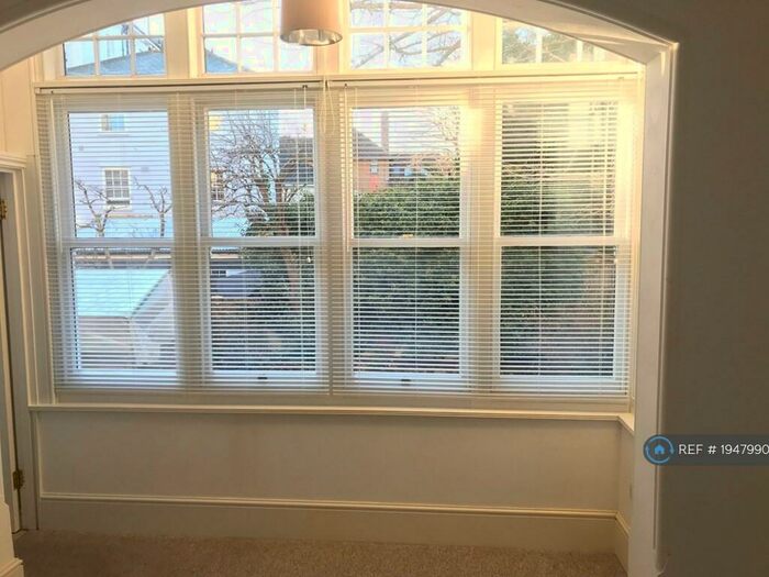 Studio To Rent In Spencer Road, Eastbourne, BN21