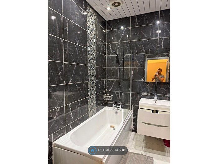 2 Bedroom Terraced House To Rent In Blackhouse Rd, Huddersfield, HD2