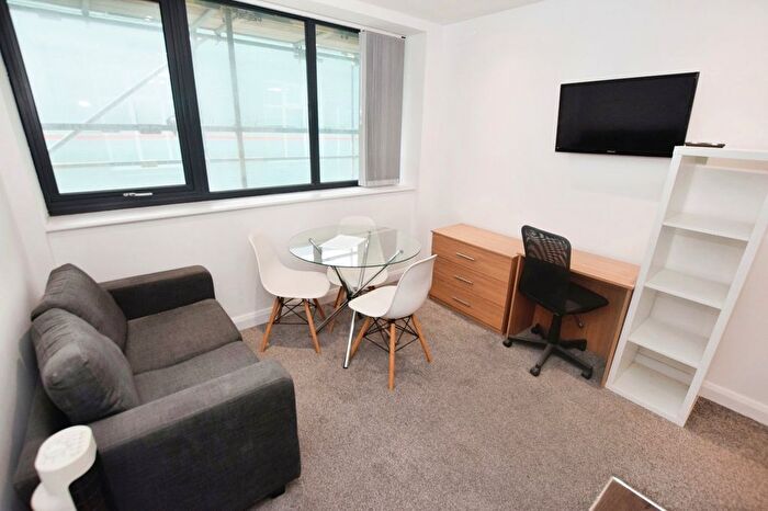 1 Bedroom Flat To Rent In Bracken House, Charles Street, Southern Gateway, Manchester, M1