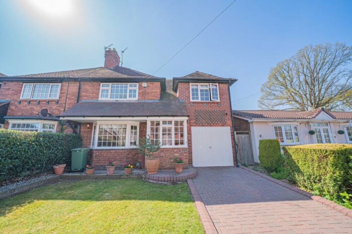 3 Bedroom Semi-Detached House For Sale In Ernsford Close, Dorridge, B93