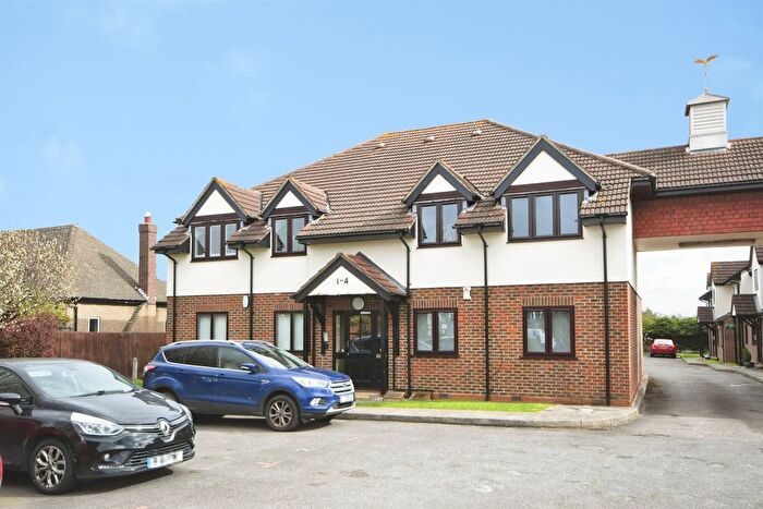 2 Bedroom Flat For Sale In Pettits Lane, Romford, RM1