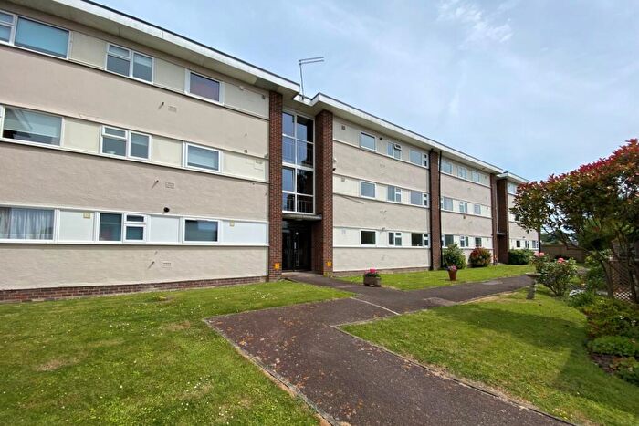 2 Bedroom Flat For Sale In Lord Warden Avenue, Walmer, CT14