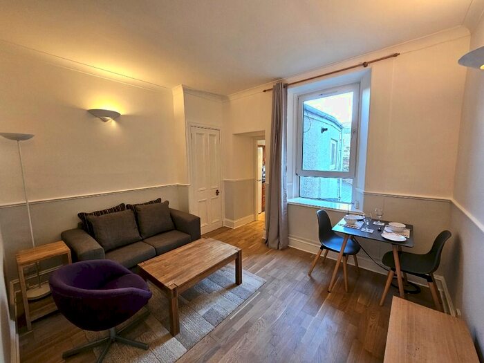 2 Bedroom Flat To Rent In Hollybank Place, City Centre, Aberdeen, AB11