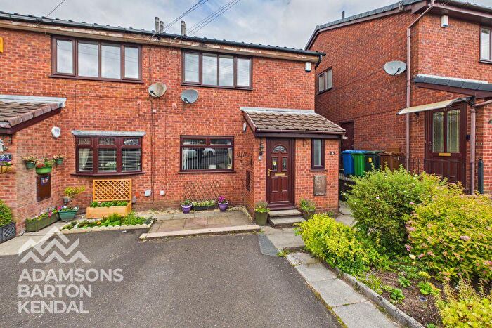 2 Bedroom Flat For Sale In Vicarage View, Castleton, OL11