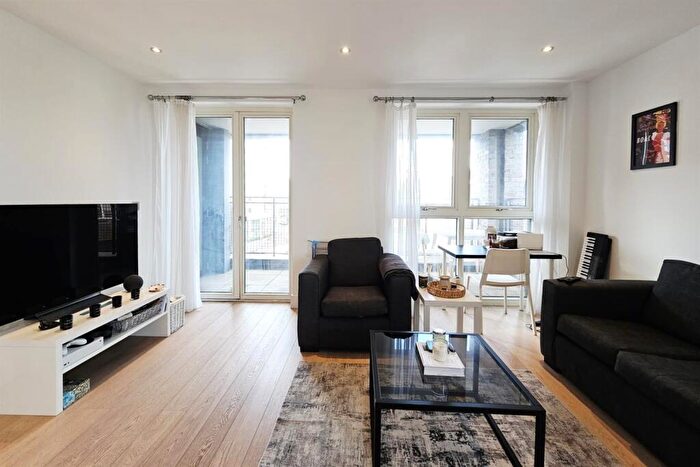 2 Bedroom Apartment To Rent In The Glassworks, Greenwich, SE8