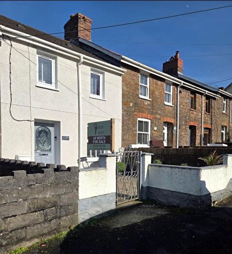 3 Bedroom Terraced House For Sale In Heol Morlais, Trimsaran, Kidwelly, SA17
