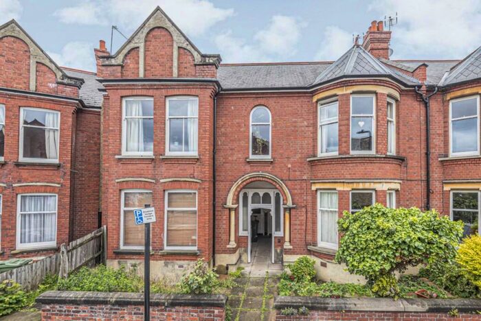 1 Bedroom Flat To Rent In Radbourne Road, London, SW12