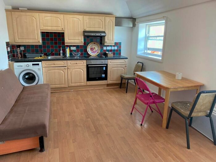 1 Bedroom Flat To Rent In Flat, Priory Court, Brooksby's Walk, London, E9