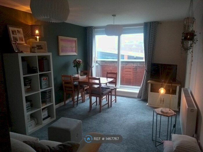 2 Bedroom Flat To Rent In St. Johns Court, Bristol, BS3