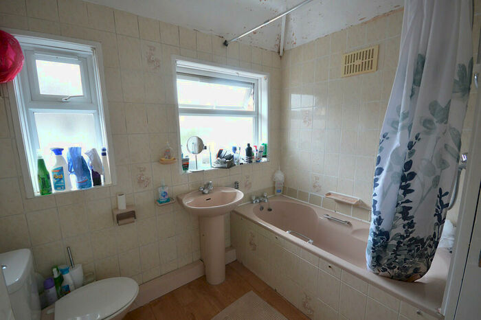 4 Bedroom Semi-Detached House To Rent In Peverel Road, Cambridge, CB5