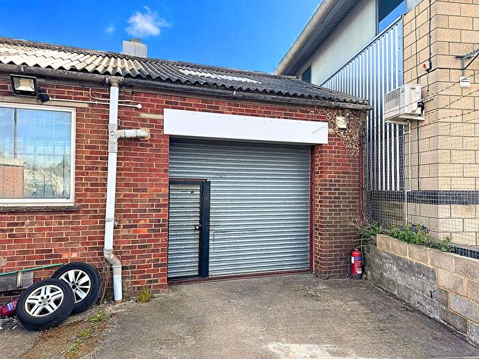 Garage / Parking To Rent In Unit, West Lane Trading Estate, West Lane, Sittingbourne, Kent, ME10