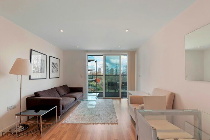 1 Bedroom Flat To Rent In Riverside Apartments, Woodberry Down, N4