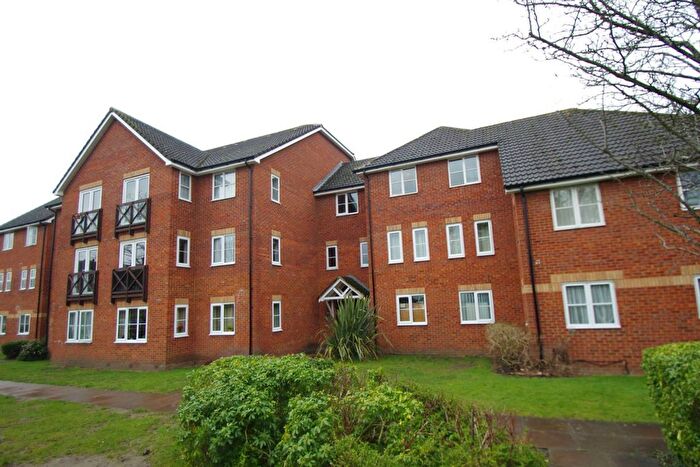 1 Bedroom Flat To Rent In Bowling Court, Watford, WD18