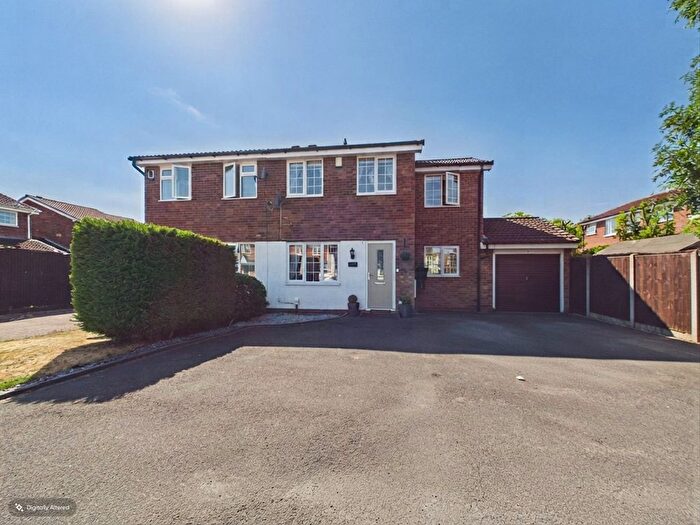3 Bedroom Semi Detached House For Sale In The Riddings, Walmley, Sutton Coldfield, B76