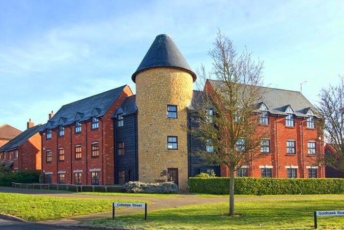 2 Bedroom Flat To Rent In Islington Grove, Monkston Park, Milton Keynes, MK10