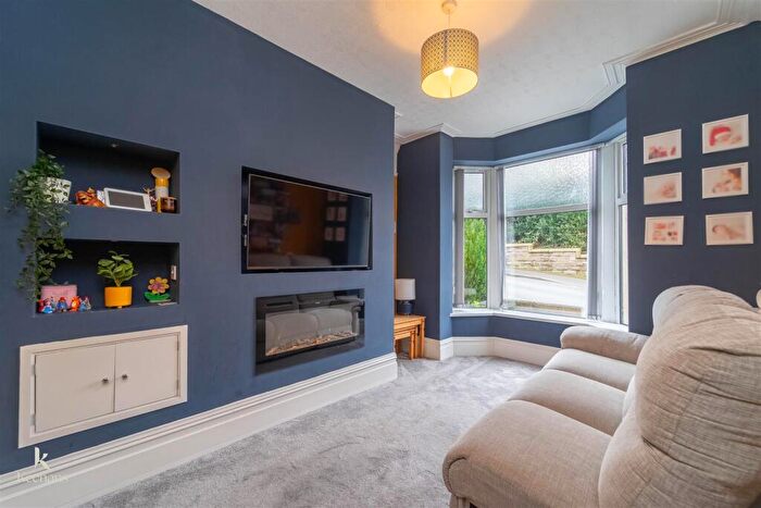 3 Bedroom Terraced House For Sale In East Park Avenue, Darwen, BB3