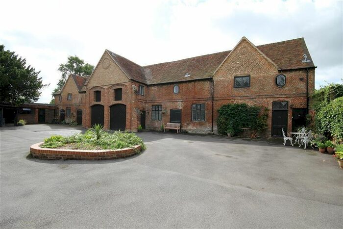 1 Bedroom Flat To Rent In West Drive, Hurst, Reading, Berkshire, RG10