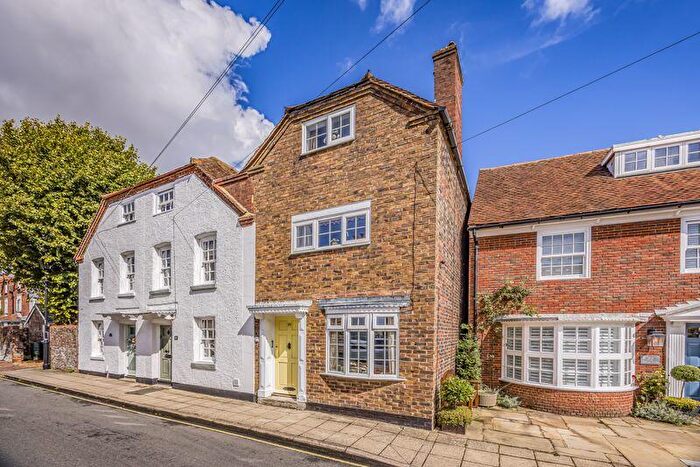 3 Bedroom Semi-Detached House For Sale In King Street, Emsworth, PO10