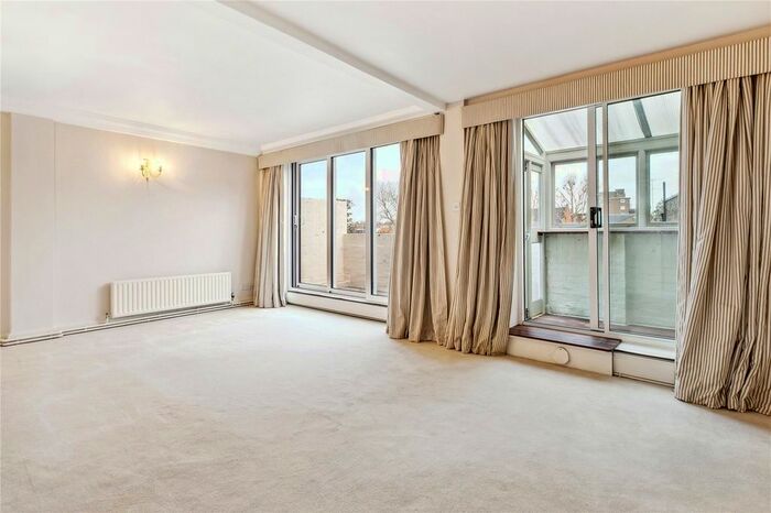 2 Bedroom Flat To Rent In Bourne Street, London, SW1W