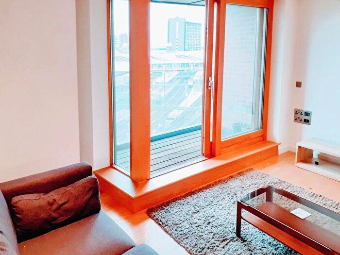 1 Bedroom Flat To Rent In Wharf Approach, Leeds, West Yorkshire, LS1