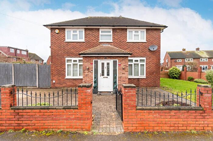 4 Bedroom Semi Detached House For Sale In Fox Road, Langley, Slough, SL3