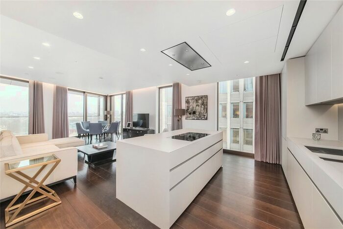 3 Bedroom Flat To Rent In Kings Gate, Kings Gate Walk, Westminster, London, SW1E