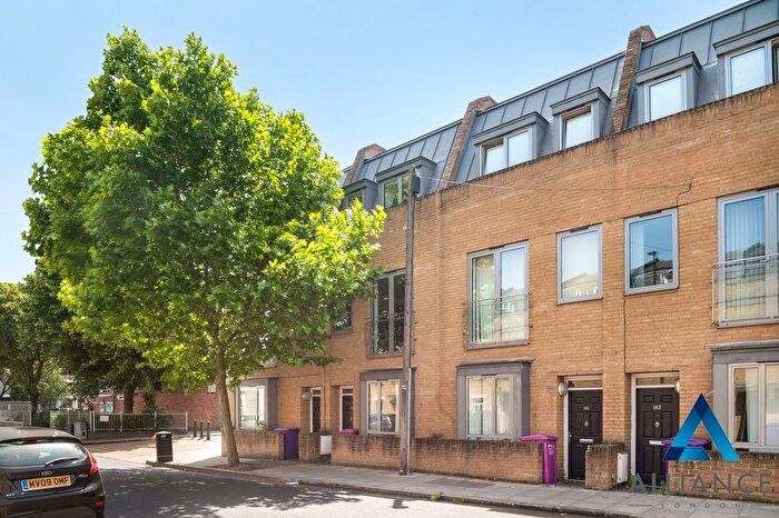 4 Bedroom Terraced House To Rent In Bow Common Lane, London, Bow, E3