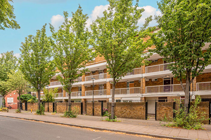 2 Bedroom Apartment To Rent In Jutland House, Lilford Road, London, SE5