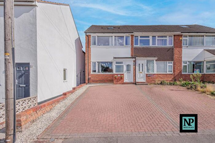 4 Bedroom Semi-Detached House For Sale In Belgrave Road, Tamworth, B77