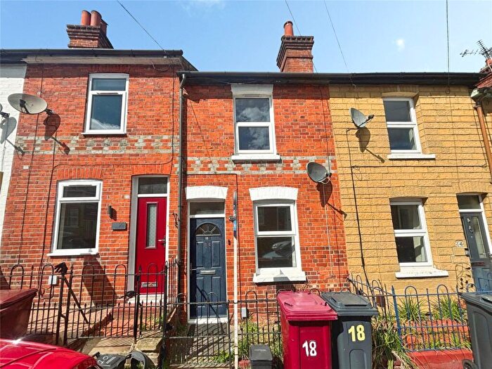 2 Bedroom Terraced House For Sale In Edgehill Street, Reading, Berkshire, RG1