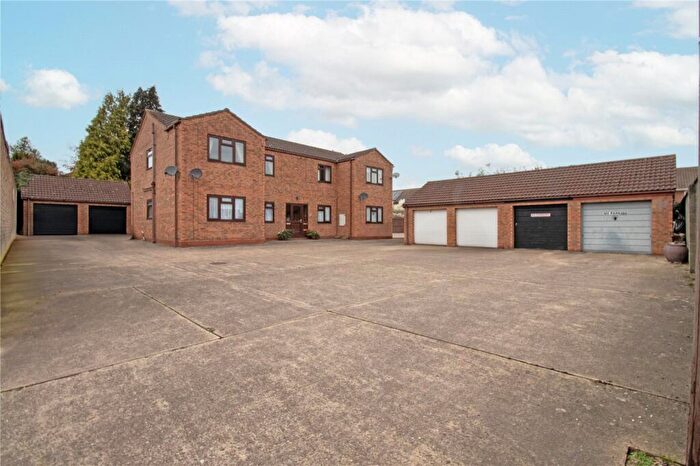8 Bedroom Detached House For Sale In Ancaster Court, Scunthorpe, Lincolnshire, DN17