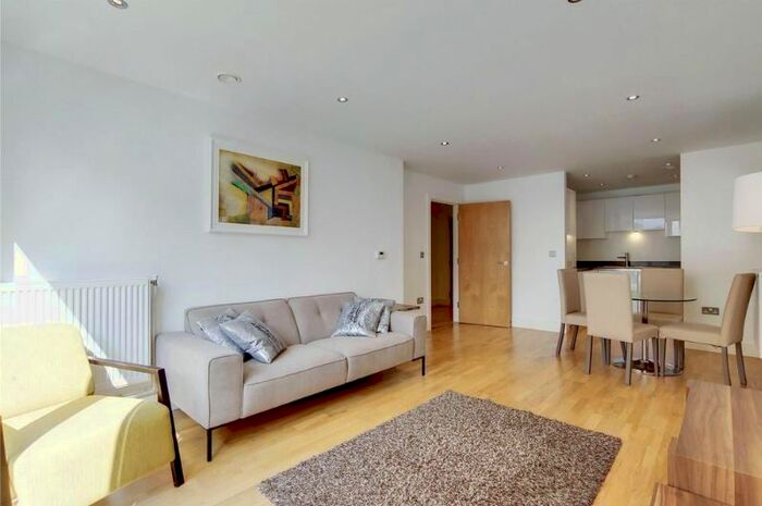 2 Bedroom Flat To Rent In Praed Street, Paddington, London, W2