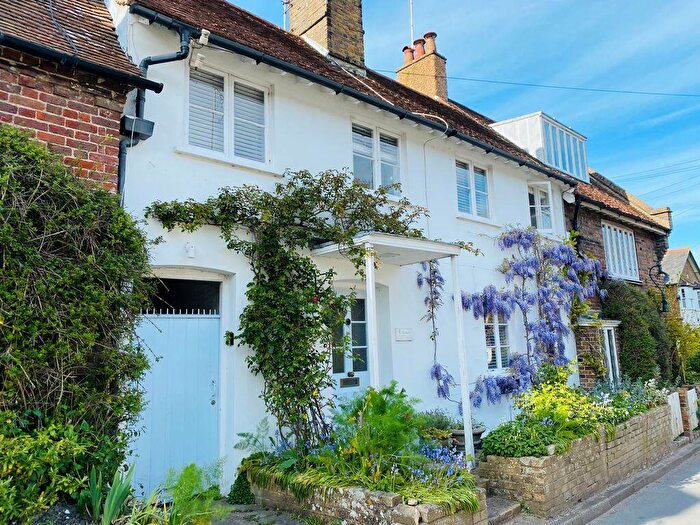 4 Bedroom Character Property For Sale In Kingsdown, CT14