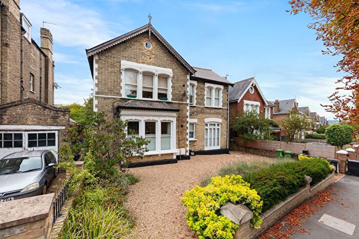 1 Bedroom Flat For Sale In Palace Road, London, SW2