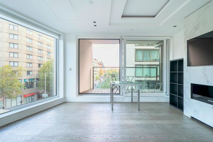 2 Bedroom Flat To Rent In Kensington High Street, London, W14
