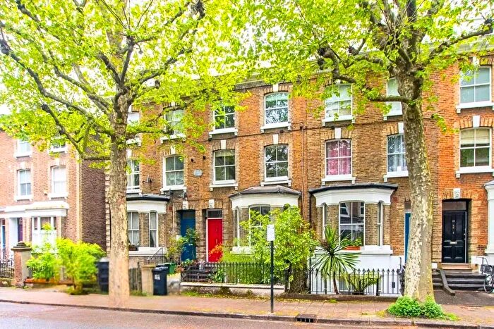 1 Bedroom Flat To Rent In Loftus Road, London, W12